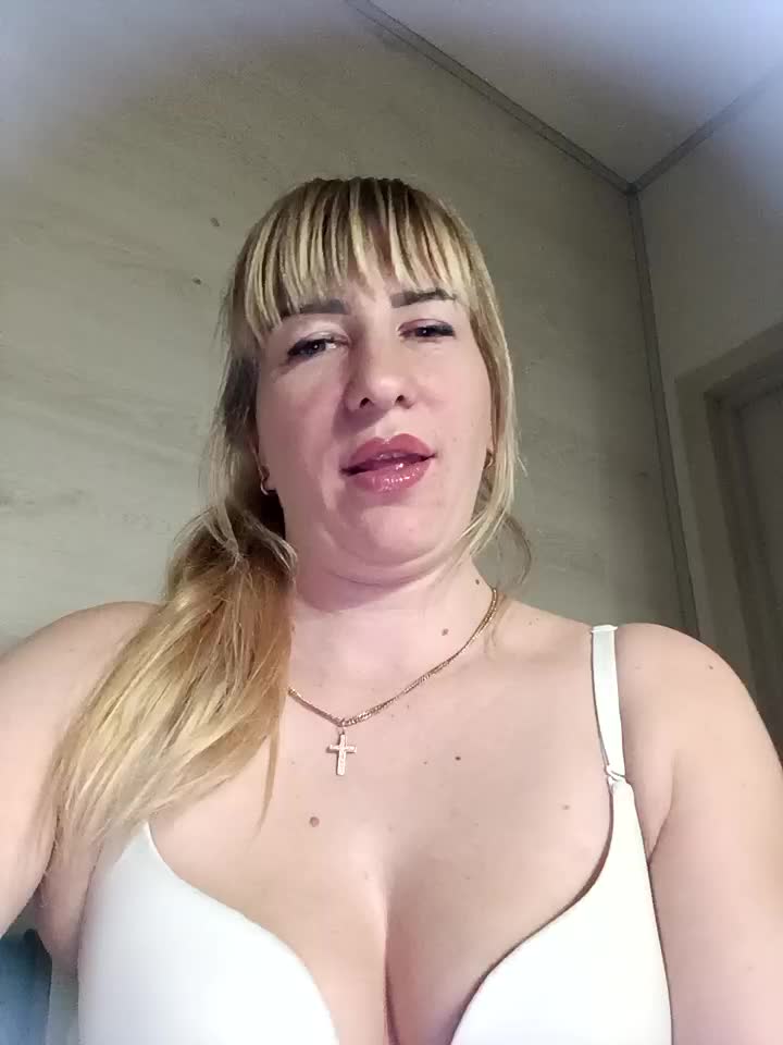 Live sex webcam photo for JessCoxx #174863567